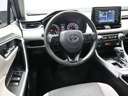 Used 2021 Toyota RAV4 XLE FWD image 13