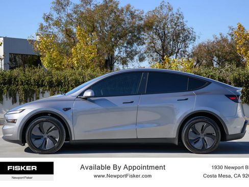 Used 2026 Tesla Model Y AWD image 2
