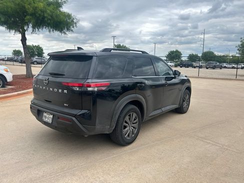 Used 2022 Nissan Pathfinder SV FWD image 5