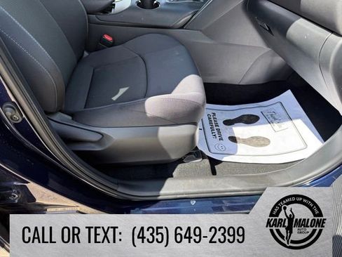 Used 2024 Toyota Venza LE AWD/4WD image 37