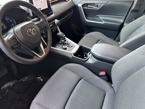 Used 2023 Toyota RAV4 SE w/ Convenience Package AWD/4WD image 11