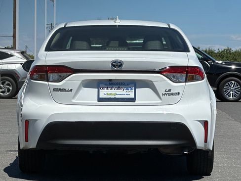 Used 2023 Toyota Corolla LE FWD image 5