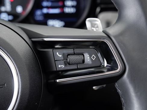 Used 2025 Porsche Macan image 15