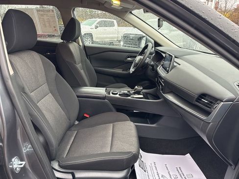 Used 2025 Nissan Rogue SV image 23