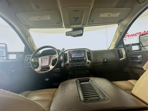 Used 2018 GMC Sierra 2500 Denali w/ Duramax Plus Package image 10