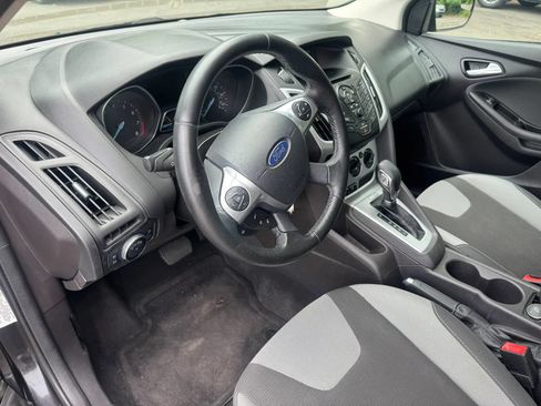 Used 2014 Ford Focus SE w/ SE Sport Package FWD image 16
