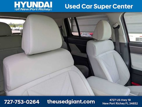 Used 2025 Hyundai Santa Fe SEL FWD image 6
