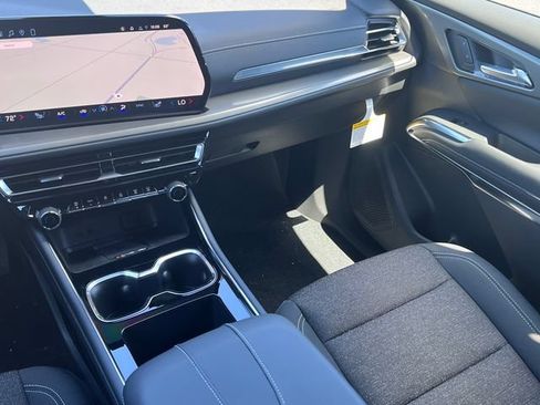 New 2026 Chevrolet Traverse LT w/ Driver Confidence Package AWD/4WD image 30