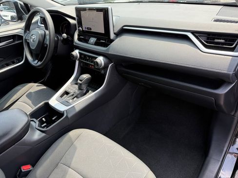 Certified 2025 Toyota RAV4 XLE AWD/4WD image 17