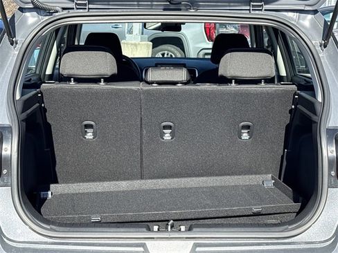 Certified 2025 Hyundai Venue SEL image 18