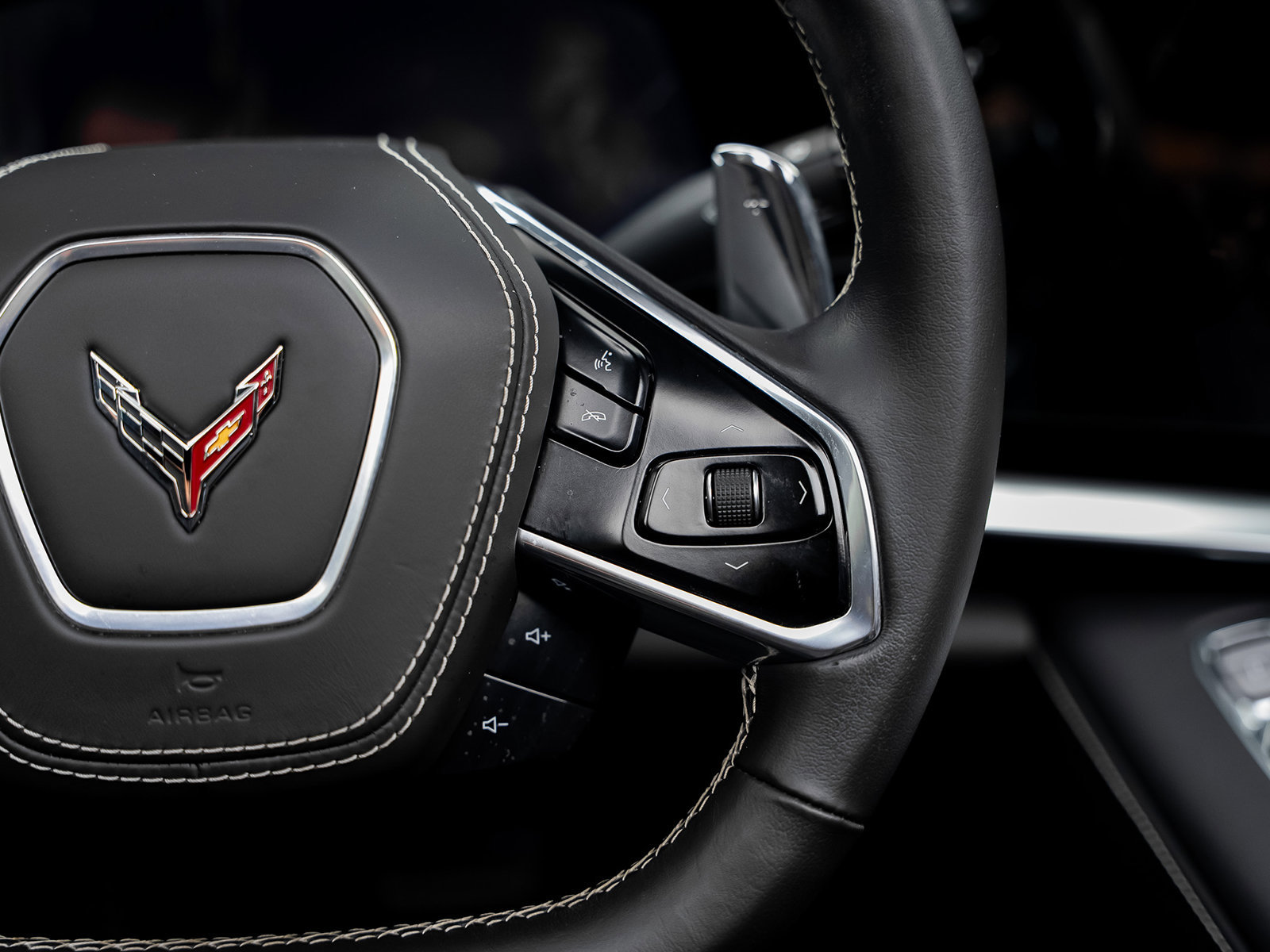 Used 2025 Chevrolet Corvette Stingray Coupe w/ 1LT RWD image 38