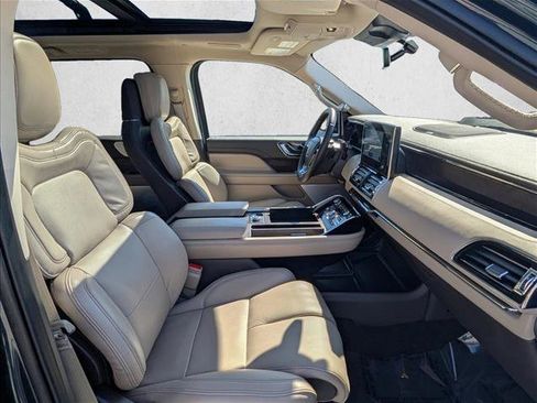 Used 2024 Lincoln Navigator Reserve AWD/4WD image 22