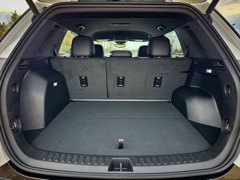 New 2026 GMC Terrain AT4 w/ Convenience Package III AWD/4WD image 32