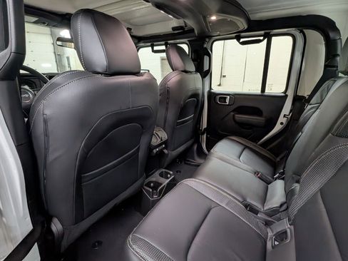 New 2026 Jeep Gladiator Sport image 9