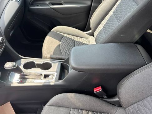 Used 2020 Chevrolet Equinox LT w/ Driver Convenience Package FWD image 16