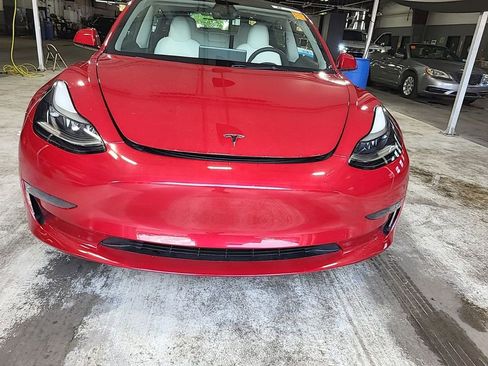 Used 2023 Tesla Model 3 Standard Range RWD image 2