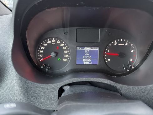 Used 2019 Mercedes-Benz Sprinter 2500 image 14