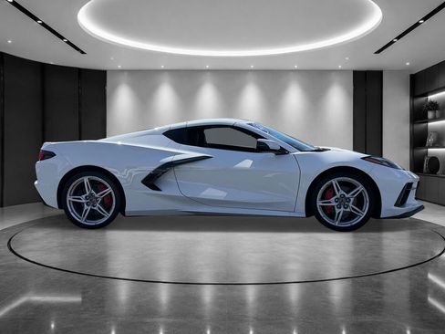 Used 2025 Chevrolet Corvette Stingray Coupe w/ 1LT RWD image 5