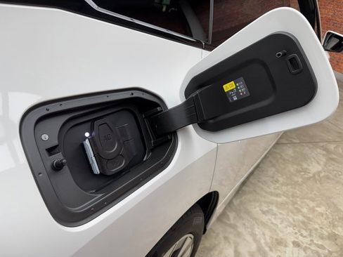 New 2026 BMW iX xDrive60 w/ Premium Package image 27