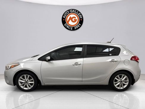 Used 2017 Kia Forte LX w/ LX Popular Plus Package FWD image 6