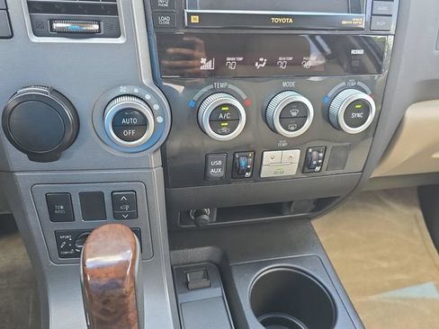 Used 2010 Toyota Sequoia Platinum RWD image 25