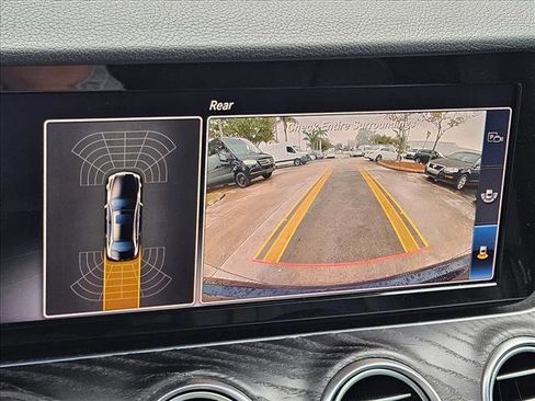 Used 2018 Mercedes-Benz E 300 image 9