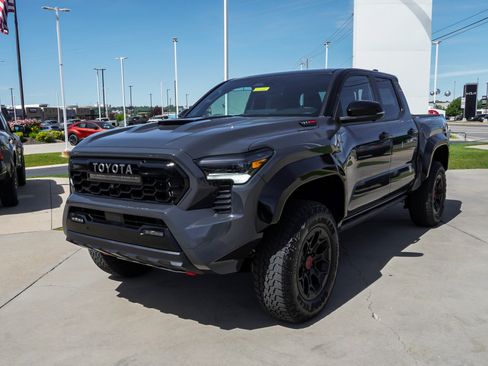 Used 2026 Toyota Tacoma TRD Pro w/ Tow Tech Package AWD/4WD image 4