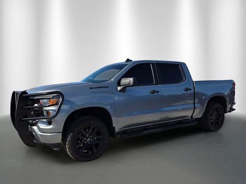 Used 2024 Chevrolet Silverado 1500 Custom image 2