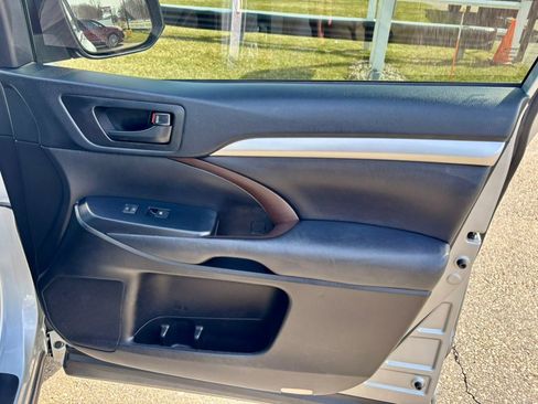 Used 2018 Toyota Highlander Plus image 10