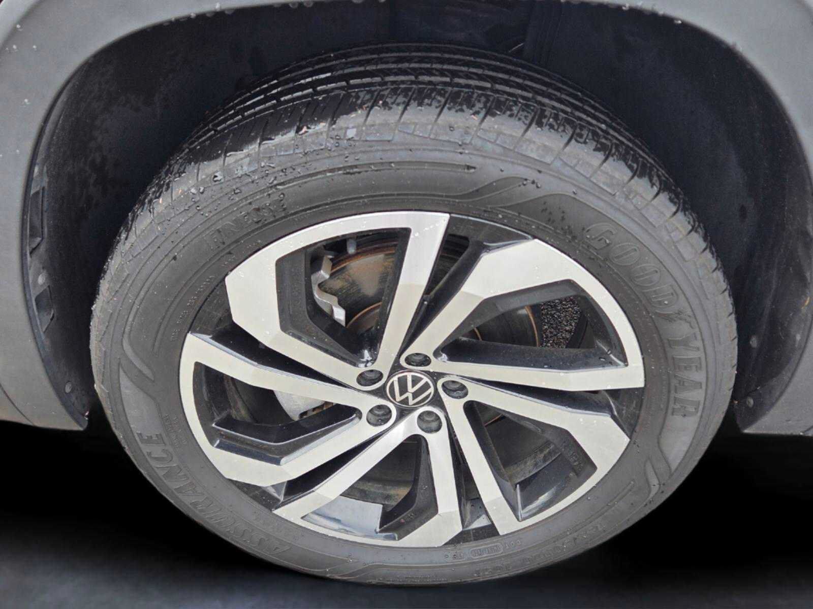Used 2022 Volkswagen Atlas SEL AWD/4WD image 16