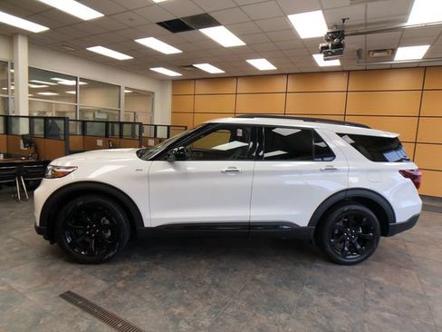 Used 2024 Ford Explorer ST-Line w/ Class IV Trailer Tow Package AWD/4WD image 4