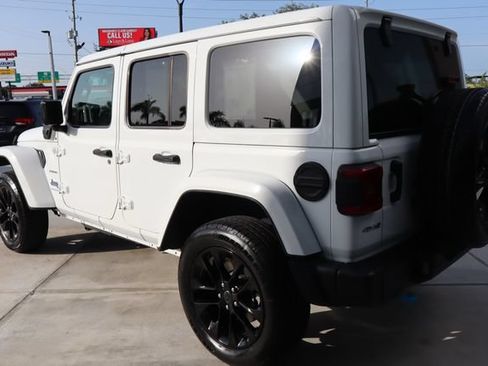 Used 2024 Jeep Wrangler Unlimited Sahara AWD/4WD image 6