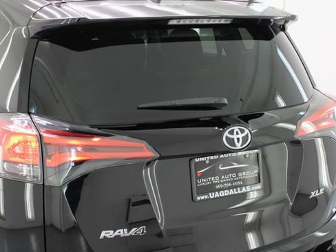 Used 2017 Toyota RAV4 XLE FWD image 19