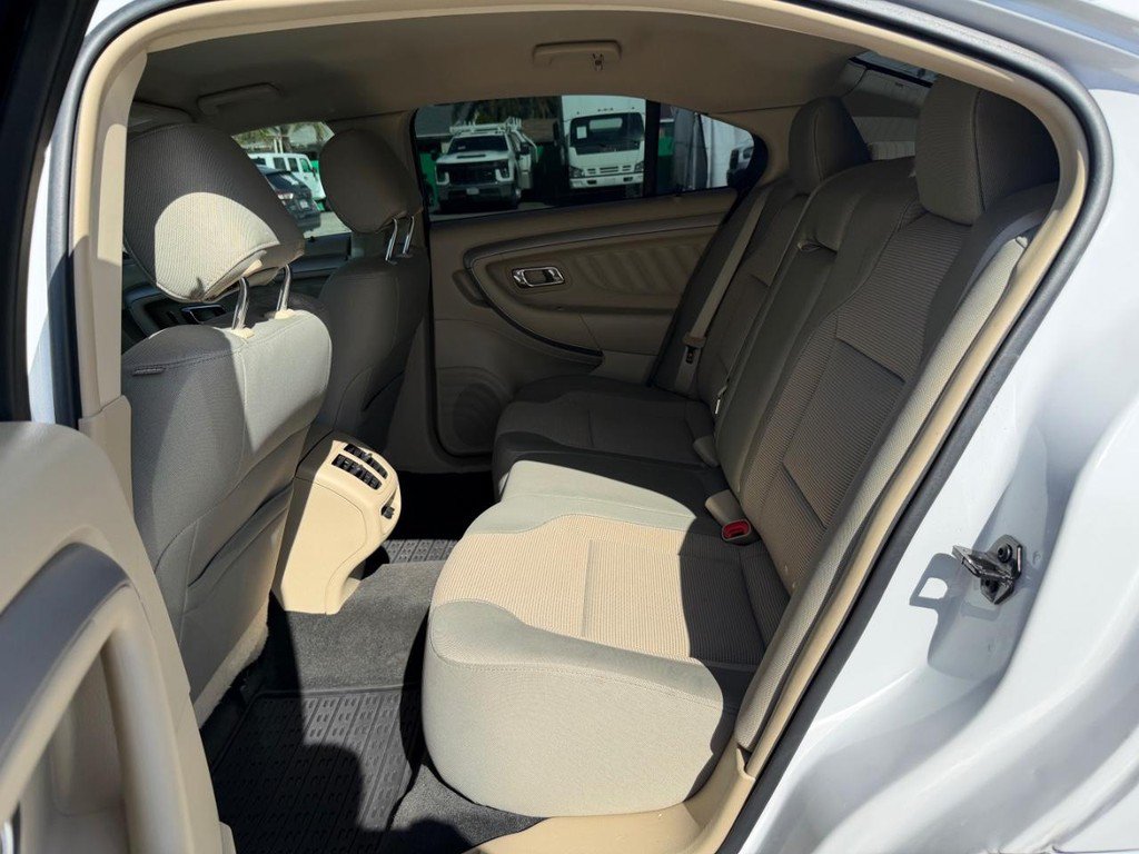 Used 2018 Ford Taurus SEL w/ Equipment Group 201A FWD image 38