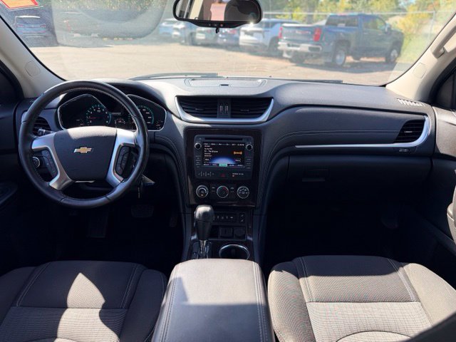 Used 2017 Chevrolet Traverse LT w/ Style and Technology Package FWD image 19