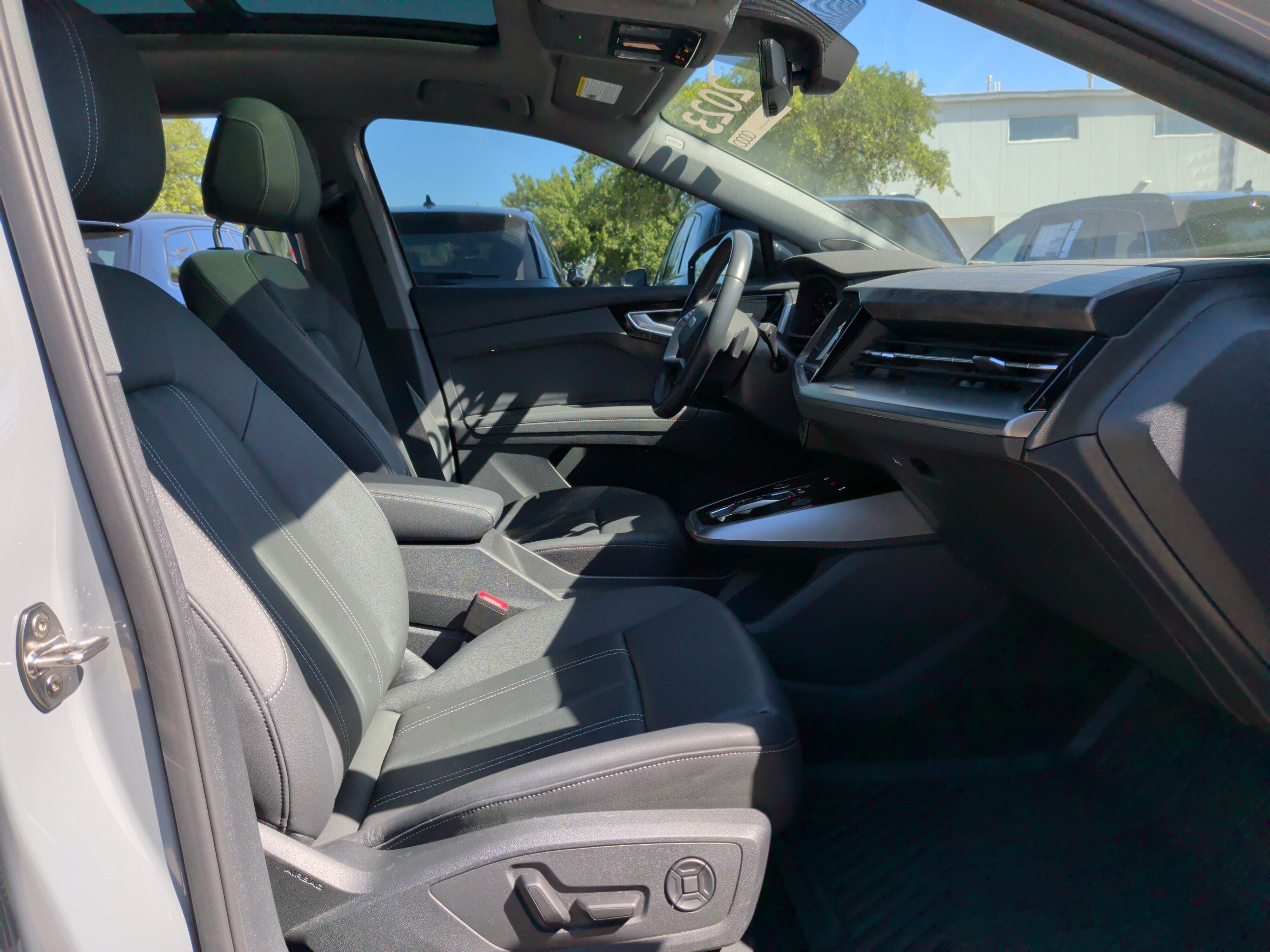 Used 2023 Audi Q4 e-tron Premium Plus AWD/4WD image 34