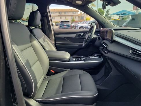 Used 2025 Buick Enclave Preferred image 27