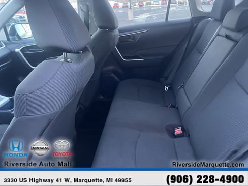 Used 2022 Toyota RAV4 LE image 25