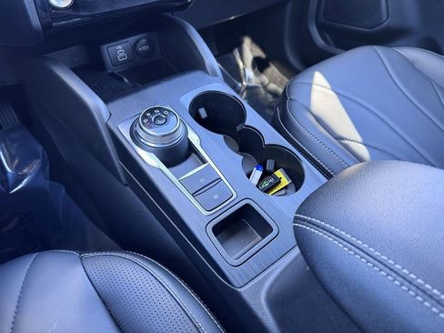 Used 2025 Ford Escape SE w/ PHEV Premium Package image 34