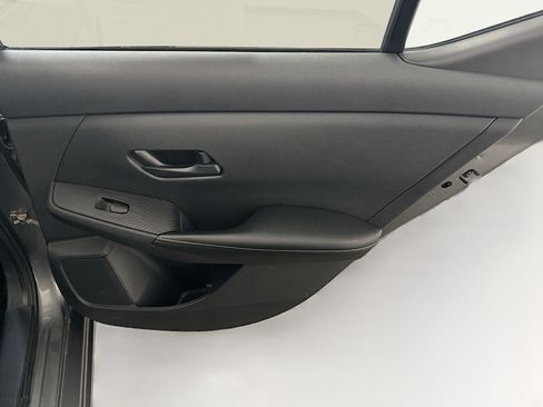 Used 2024 Nissan Sentra SV FWD image 29