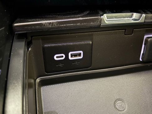 Used 2024 GMC Yukon Denali image 30