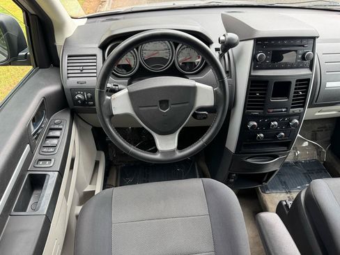 Used 2008 Dodge Grand Caravan SXT FWD image 23