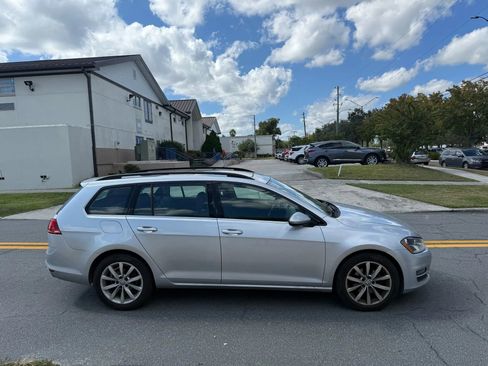Used 2015 Volkswagen Golf S image 4