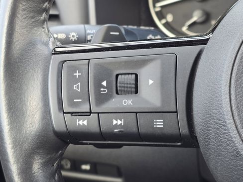 Used 2023 Nissan Rogue SL w/ SL Premium Package image 28