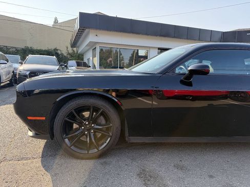 Used 2016 Dodge Challenger SXT w/ Blacktop Package RWD image 2