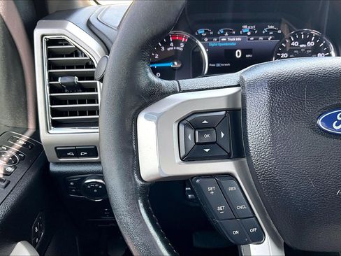 Used 2017 Ford F250 Lariat w/ Lariat Value Package AWD/4WD image 19