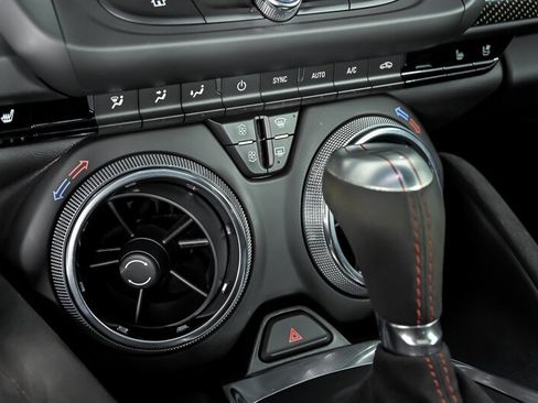 Used 2021 Chevrolet Camaro ZL1 RWD image 31