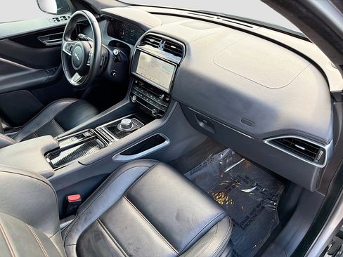 Used 2020 Jaguar F-PACE Prestige image 14