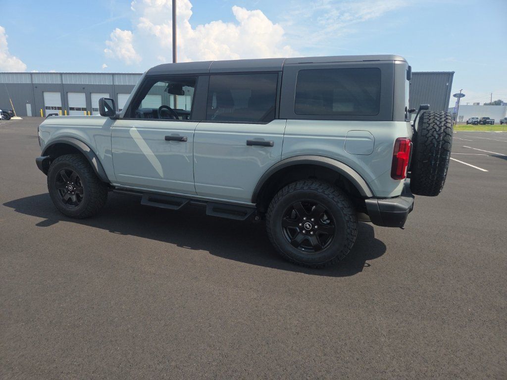 Used 2023 Ford Bronco Black Diamond AWD/4WD image 9