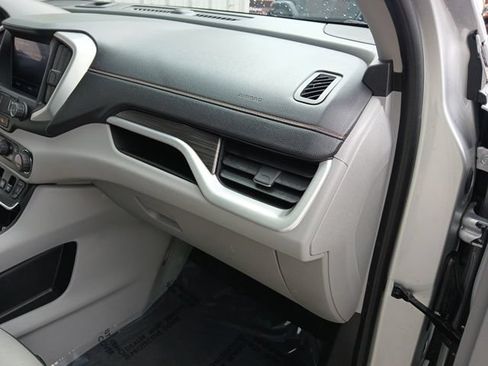 Used 2020 GMC Terrain SLT AWD/4WD image 21